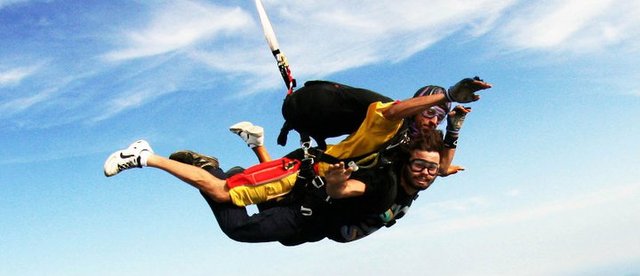 Salt amb paracaigudes