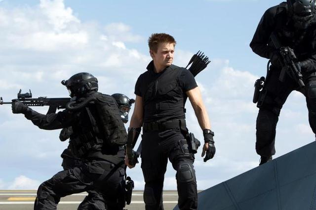 Hawkeye Attacks the Helicarrier and Frees Loki