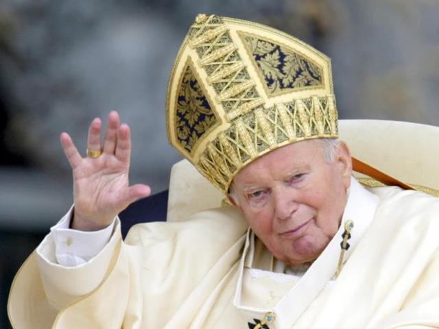 Muere Juan Pablo II el papa viaje de todos los tiempos, Símbolo del Anticomunismo