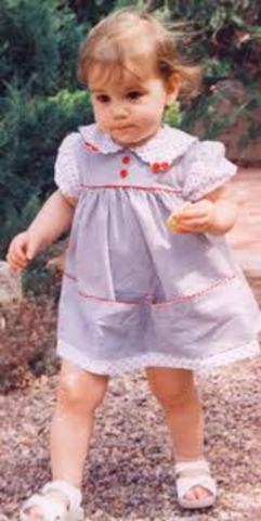 Tengo dos años de edad.