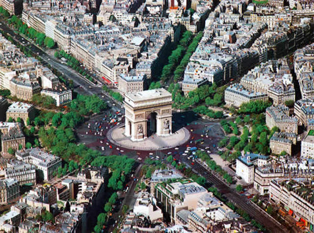 'Arc De Triomphe' opens