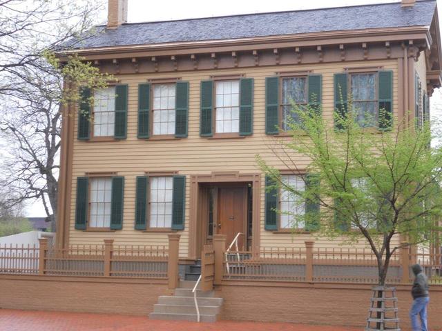 Robert Lincoln donates Lincoln Home to Illinois