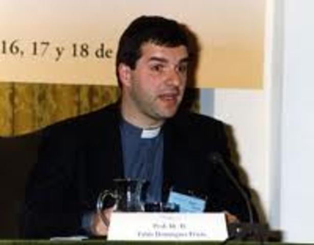 Es catedrático en San Dámaso.