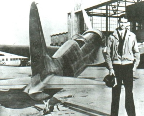 Howard Hughes Breaks Speed Record