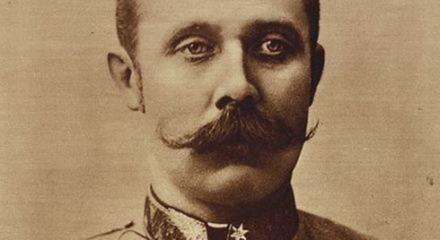 Archduke Franz Ferdinand is assassinated.
