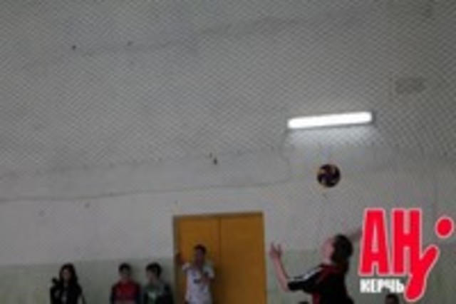 В политехе проходит турнир по волейболу