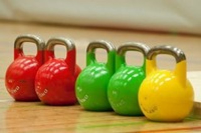 Керченские мальчишки сразились на чемпионате по гиревому спорту