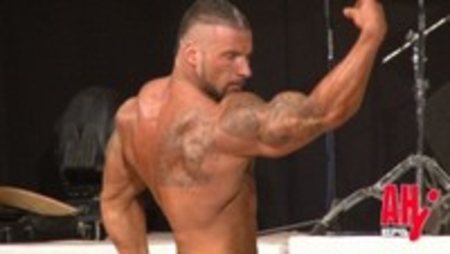 В Керчи соревновались бодибилдеры