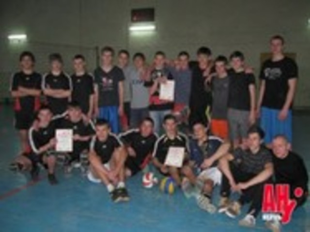 В турнире по волейболу победила команда школы №23