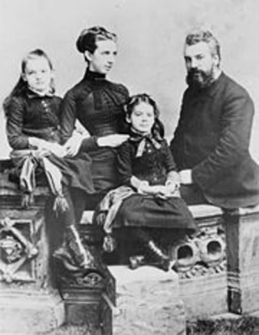Alexander Graham Bell is married to Mabel