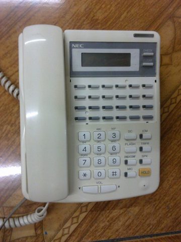 S'inventa el panell de connexions telefònic