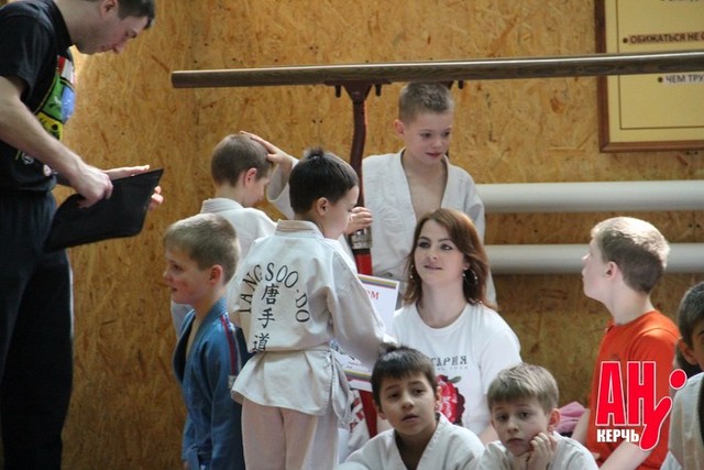 В Керчи соревновались юные дзюдоисты