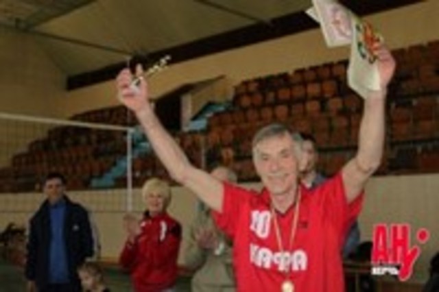 В первенстве по волейболу керчане уступили феодосийцам