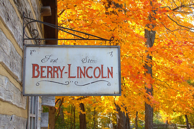 Berry and Lincoln move their store to New Salem