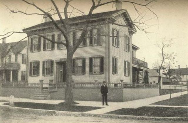Lincolns buys the Lincoln Home