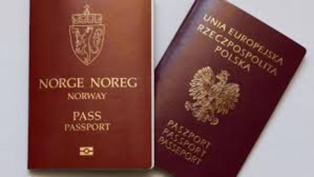 Polish immigrant Jews stripped of citizenship