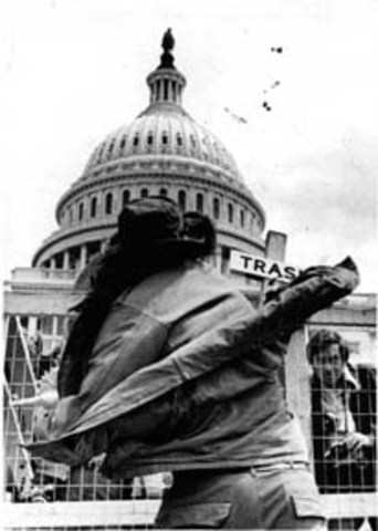 Vietnam Veterans throw back medals at the Capitol