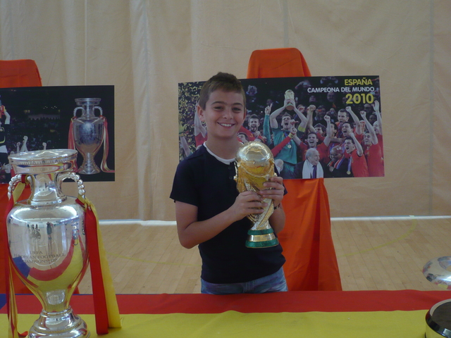 FUÍ CON MI MADRE A VER LAS COPAS DE FÚTBOL AL PABELLÓN DE DEPORTES
