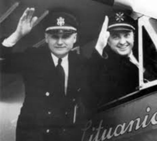 S.Darius ir S.Girėnas perskrenda Atlantą