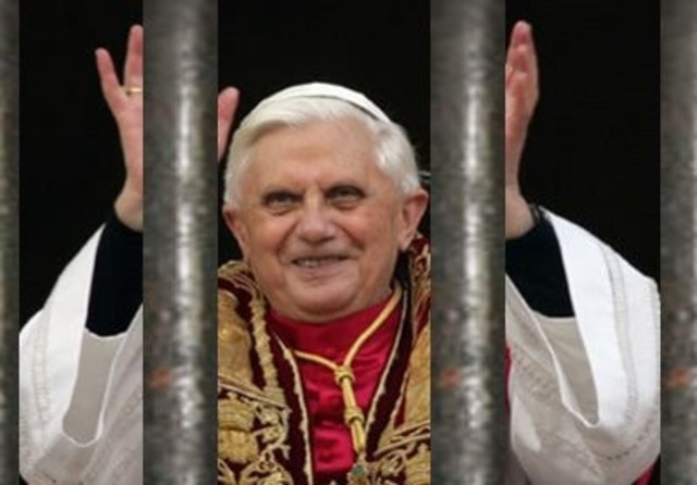 Papel States, Pope in prison