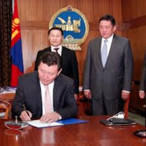 Mongolian People's Government established