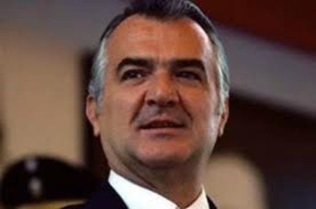 Inicia presendencia de Miguel de la Madrid Hurtado