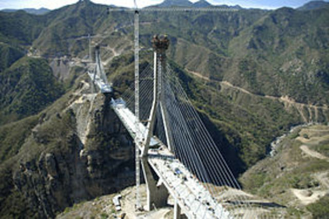 Construcción de Puente Baluarte