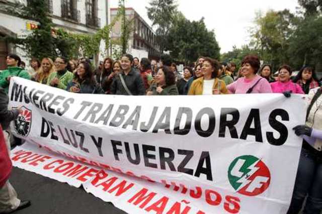 Extinción de Luz y Fuerza del Centro