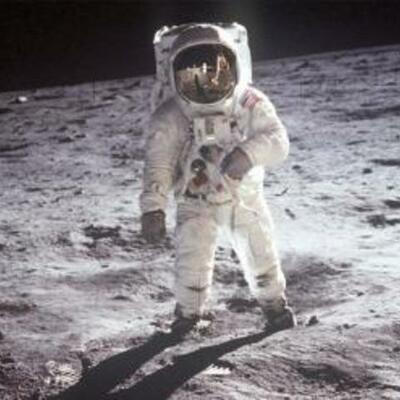 Timeline: Svarbiausi žmonių pasiekimai nuo XX a. iki dabar