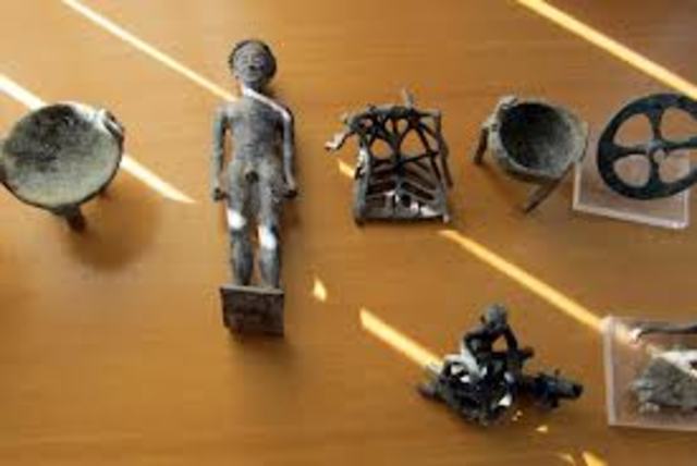 Approximately 70 ancient Olympic artifacts are stolen from the Archaeological Museum of Greece