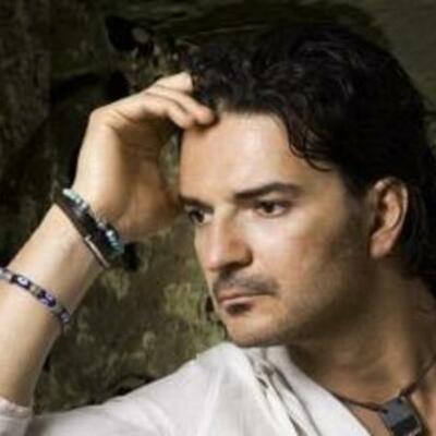 Timeline: BIOGRAFIA DE RICARDO ARJONA