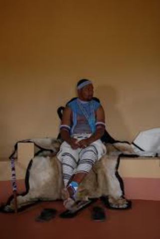 Henry Mphakany 是 local chief