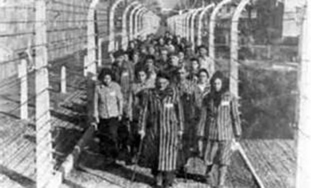 Jewish pupils are expelled from all non-Jewish German schools.