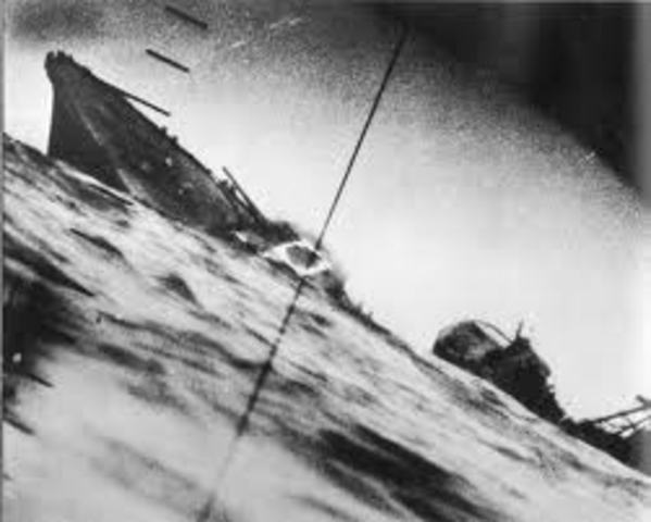 U.S. sinks first Japanese warship