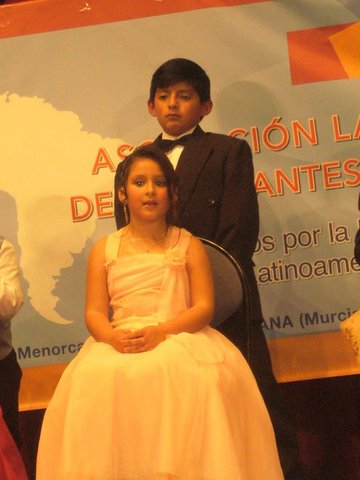 De princesita de Navidad con mi primo