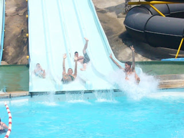 VIAJO A EL PARQUE DE VERA CON TODOS MIS COMPAÑERSO DE CLASE