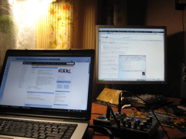 "Домашнее" радио или интернет-ресурс?