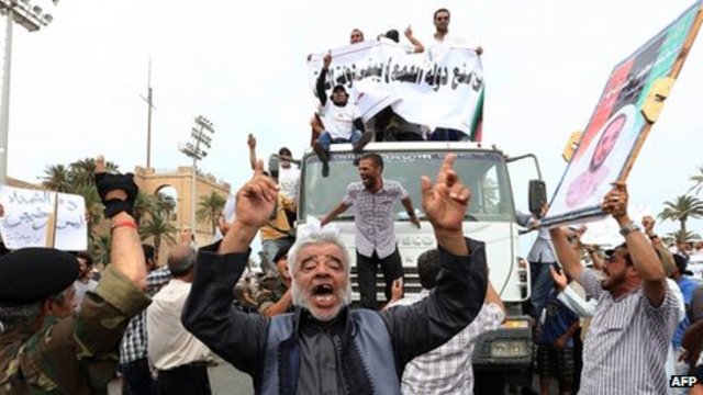 Parliament bans Gaddafi-era Officials