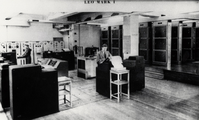 Leo first commercial computer