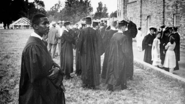 School board De-Segregates highschool