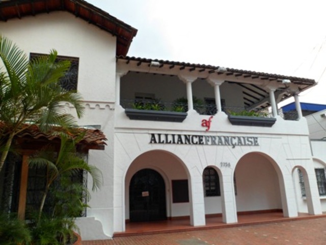 Alianza Francesa de Pereira - Hall 7:00pm