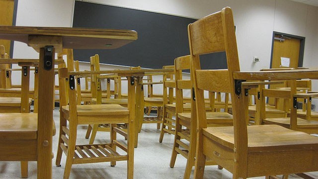 3 School districts in the South Desegregate