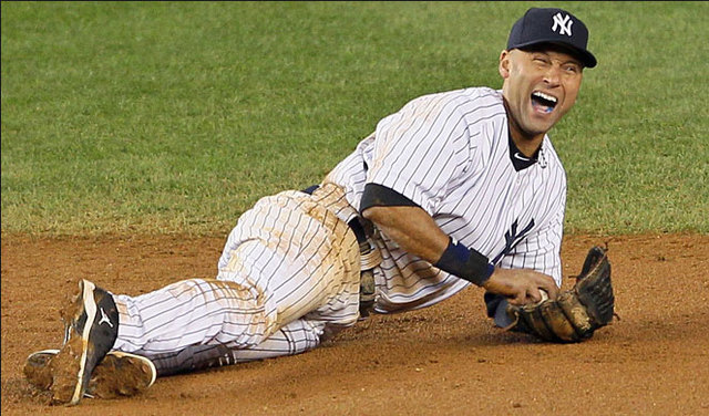 Derek Jeter breaks ankle