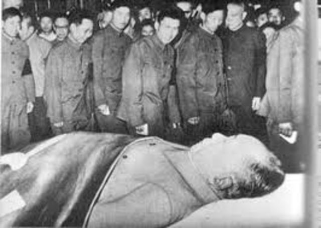Mao dies as does Cultural Revolution