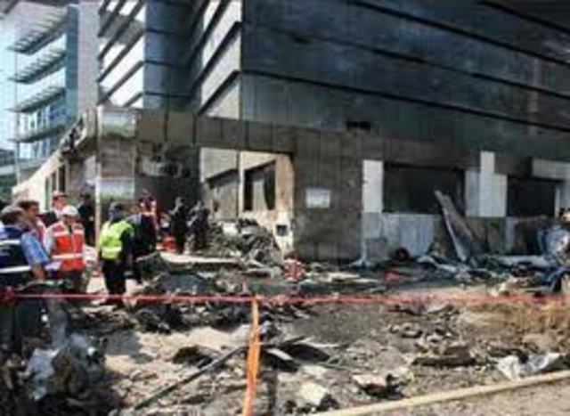 Muere Juan Camilo Mouriño en avionazo.