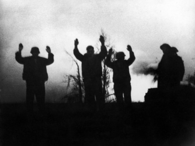 Germany army surrenders Warsaw