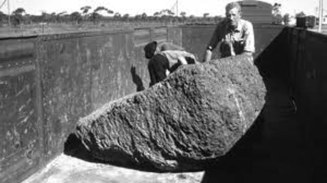 Two Multi-Ton Chunks of Mundrabilla Meteorite Found