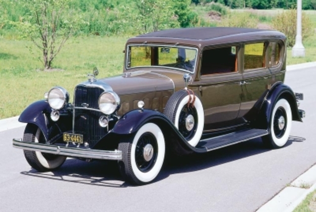 introduced first lincoln car a V-8