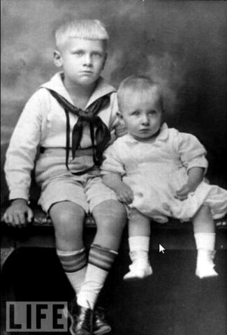 James Earl Jr. is born.