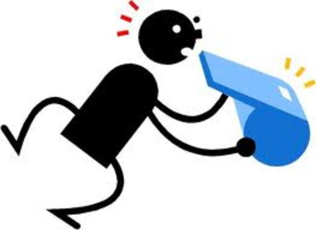 Se introducen dos árbitros en la dirección de los juegos.